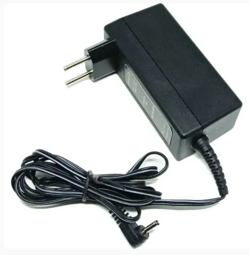 fonte carregador notebook multilaser 12v, 2A, 25w plug 3.5mm