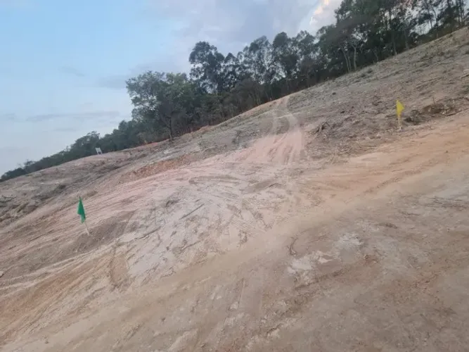 Lote de 300m² plano 