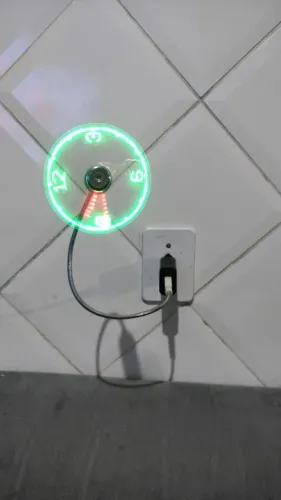 Mini ventilador led relógio USB 