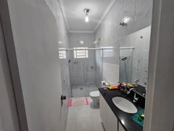 Casa de 3 quartos com suite , no bairro Paula 1 , VG-MT, central R$ 380.000,00