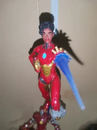 Iron Heart Coração de Ferro Riri Marvel Legends