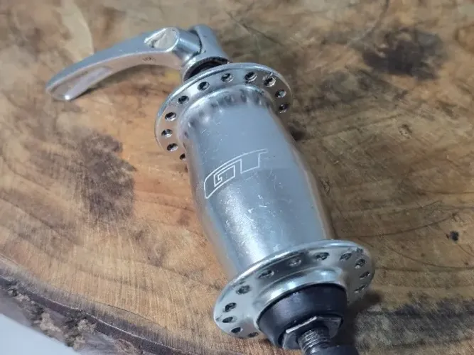 Cubo dianteiro GT Bicycles 32 furos - Ano 1990 - Perfeito estado (antigo)