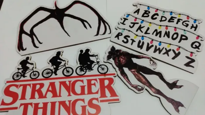Enfeite em MDF Stranger Things decoração lote de enfeites.