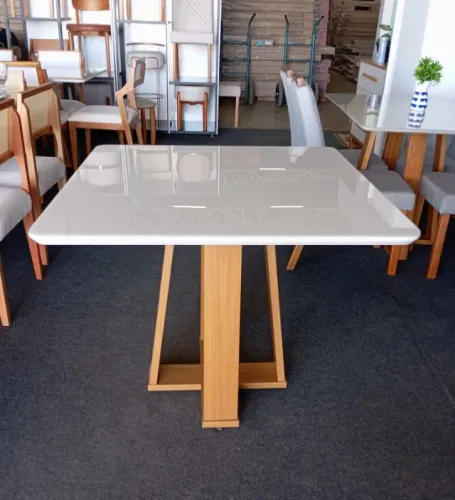 Mesa Quadrada Rubi 90 x 90 **nova na caixa**