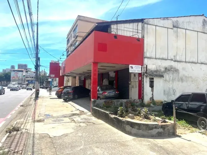 Alugo Imóvel Comercial na Beira Mar com 250m² de Loja e Estacionamento - R$ 16.000,00