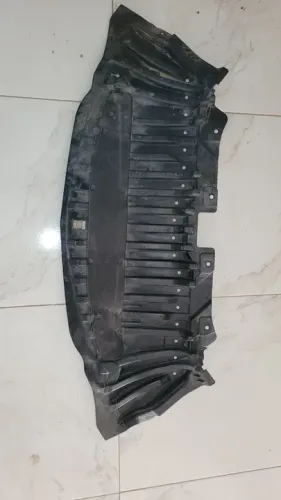 Protetor de carter inferior mercedes c180 c200  2015/18