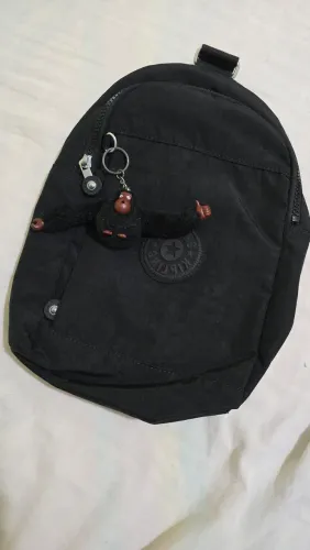 Mochila Kipling Preta Pequena Transversal 
