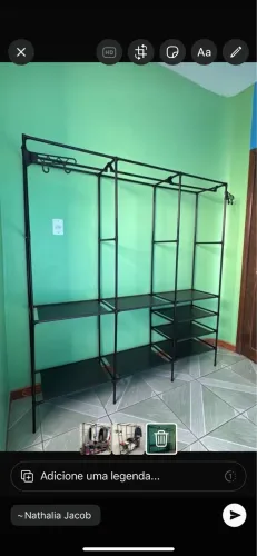 Arara guarda roupas