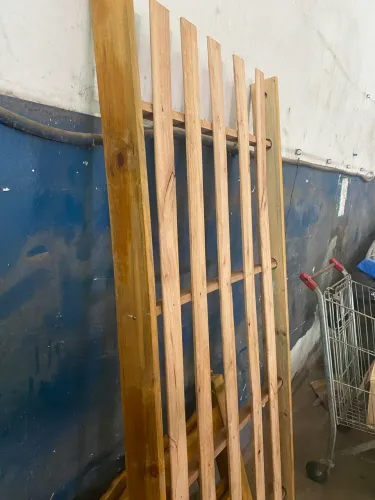 Vendo cama de solteiro 