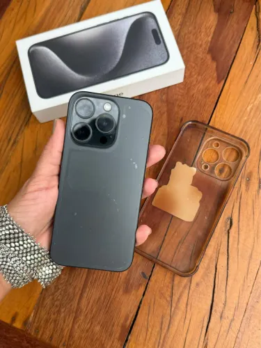 iPhone 15 Pro - 256GB - Preto