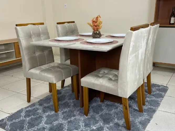 Mesa de Jantar Helo 0.90×0.90 Com 4 Cadeiras Madeira Maciça- Produto Novo