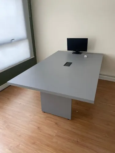Mesa de Escritório / Reunião 2,00x1,22 - Cinza Sagrado - NOVA com Caixa de Tomada