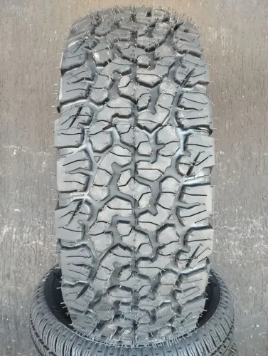 Pneu 265/70R16 BF remold vipal 