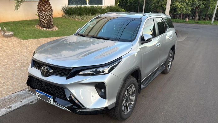 Imagem de Toyota Hilux SW4 SRX Plat. 4X4 2.8 TB Die. Aut. 2024