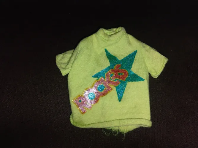 Item colecionável - reposição -Camiseta do boneco Ken anos 80 - Barbie e os roqueiros