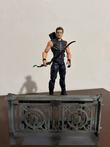 Figura Marvel Select - Hawkeye (Gavião Arqueiro)