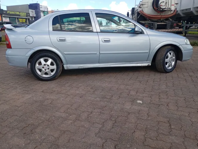 Chevrolet Astra Sedan 2.0/cd/ GLS/ Adv. 2.0 16V 4P 2000