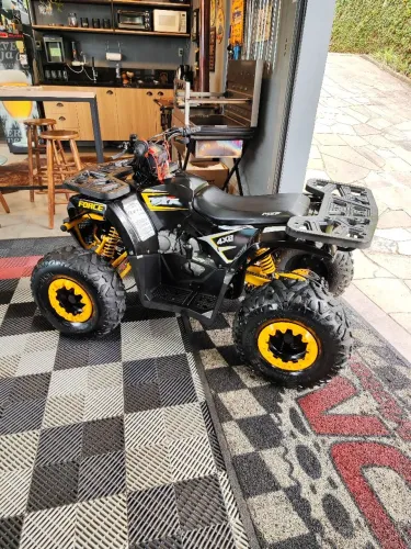 Quadriciclo force 125
