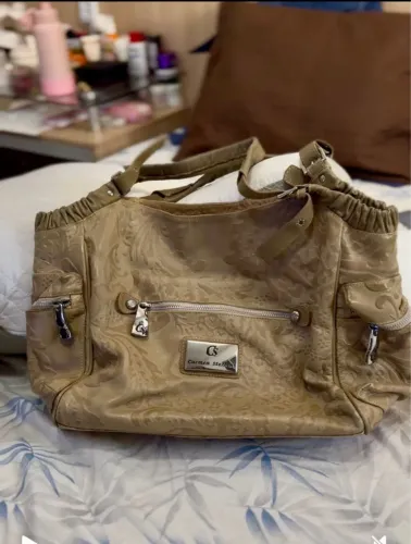 Bolsa Carmen Steffens Bege com Detalhes em Relevo