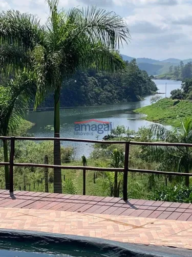 Chacara em Jacareí, no bairro Chácaras Condomínio Recanto Pássaros II, à venda.