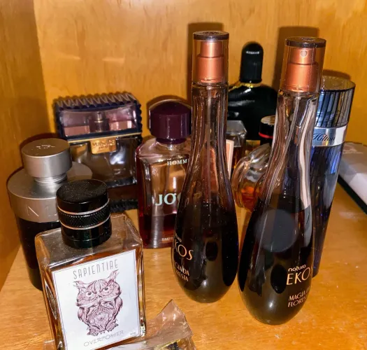 Vários perfumes