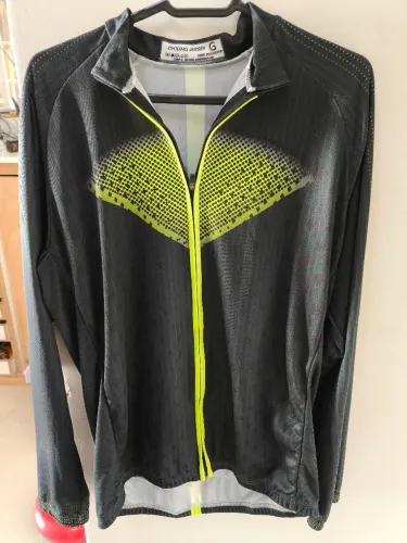 Camisa de Ciclismo Longa - Detalhes em Neon