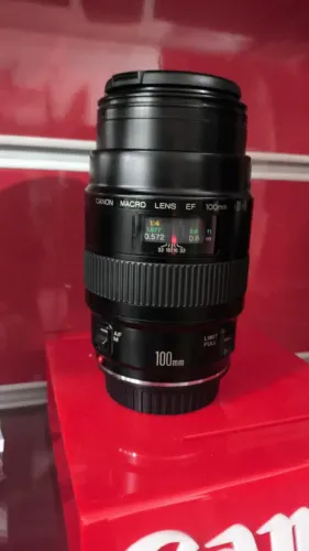 Objetiva Canon 100mm Macro