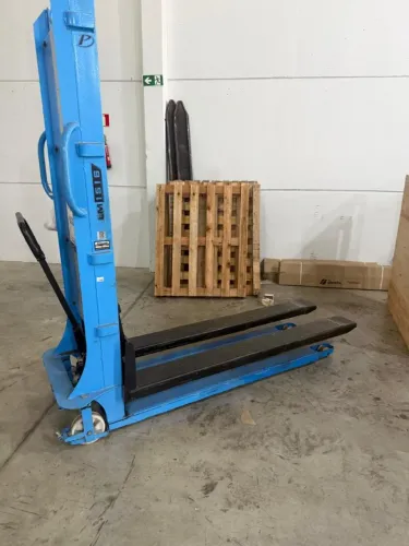 empilhadeira manual para 1500kg com garfo alongado de fabrica