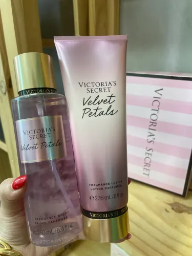 Kit Velvet Petals- Victoria Secret