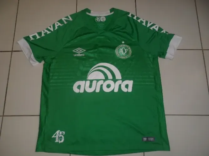 Camisa Chapecoense 2018 Umbro titular tamanho XL número 10 com nome nas costas