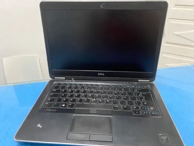 Notebook Dell Latitude E7440 - i5 4ª geração - 8GB - 256 SDD(NVME) - Robusto e veloz
