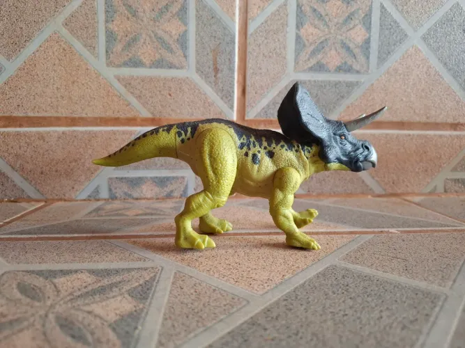 Dinossauro Zuniceratops - Jurassic World - Mattel