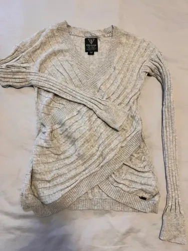 Cropped Tricô transpassado Guess Tam. P e M
