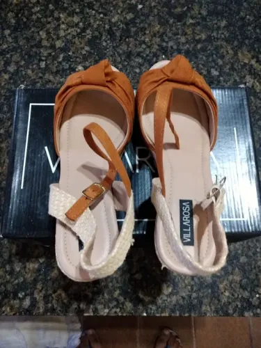 Sandália feminina marrom