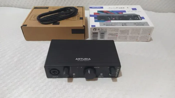 Interface de Áudio Arturia Minifuse 1