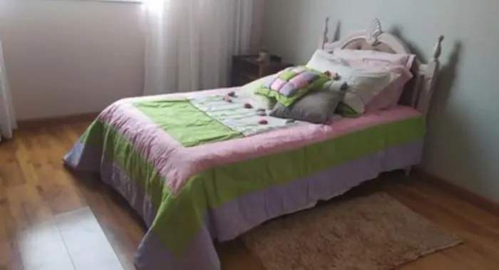 Colcha edredom solteiro de luxo + porta travesseiro e almofada, bordados e com apliques