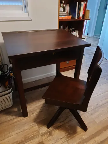 Conjunto Mesa de Escritório Clássica com Cadeira Xerife