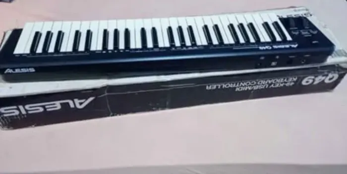 TECLADO CONTROLADOR ALESIS Q49 MKII 49 TECLAS USB/MIDI ( Não aceito trocas).