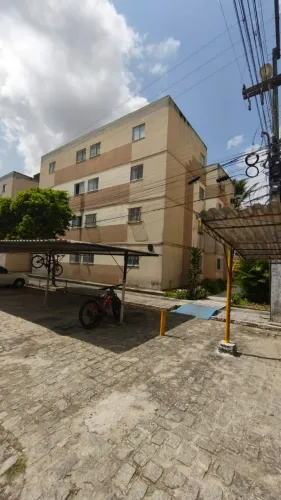 Apartamento no Geisel com 02 quartos.