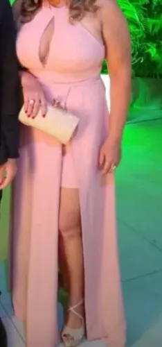 Vestido Longo Rosa com Fenda Elegante
