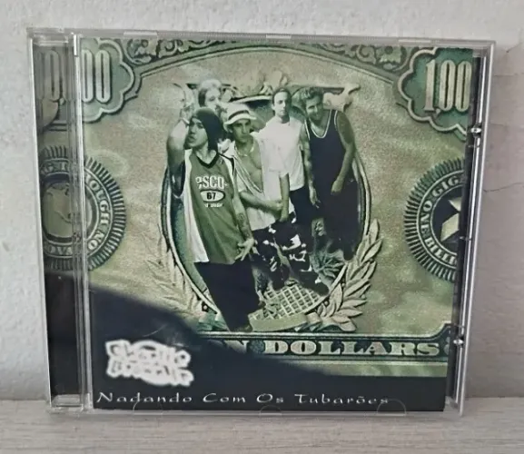 CD Charlie Brown Jr - Nadando com os Tubarões