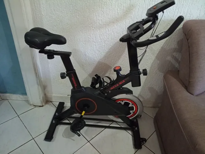 Bicicleta Ergométrica KNakasaki Bike Academia Spinning Silenciosa