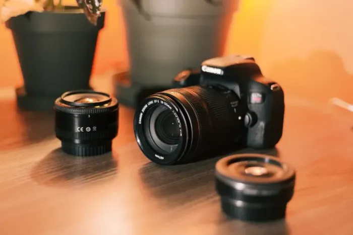 Kit Canon T7i + 3 lentes + bolsa Canon, tudo conservado