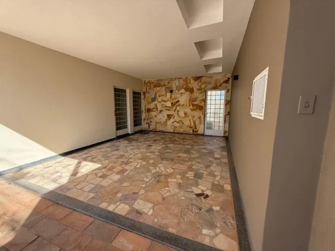 Casa comercial à venda, 3 quartos, 1 suíte, 2 vagas, Vila Rosa - Itapetininga/SP