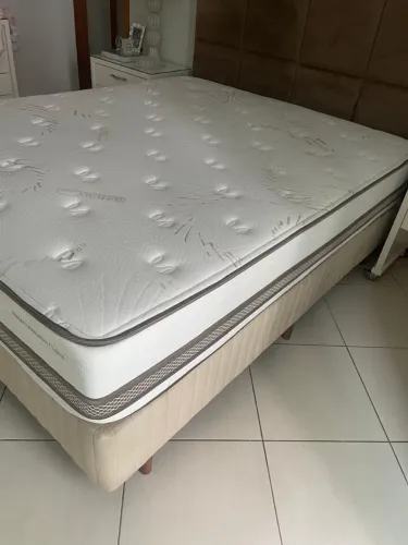 Vendo Quenn Cama e Cochão