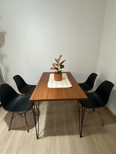 Mesa linda impecável