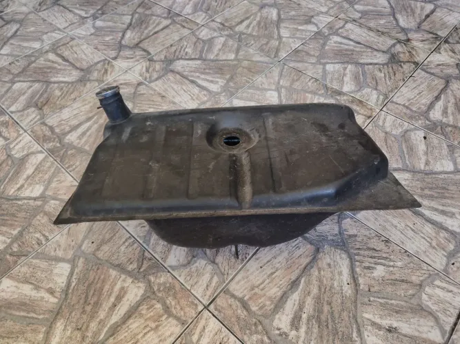 VENDO TANQUE  DE COMBUSTÍVEL EM AÇO DO FUSCA 