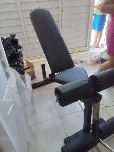Banco regulavel com extensora é 25 kg de anilha