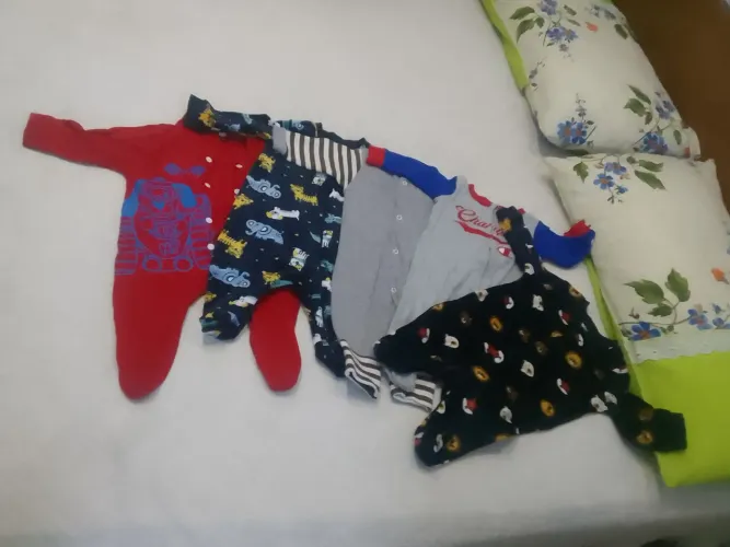 Roupinhas de bebê de 0 a 6 meses