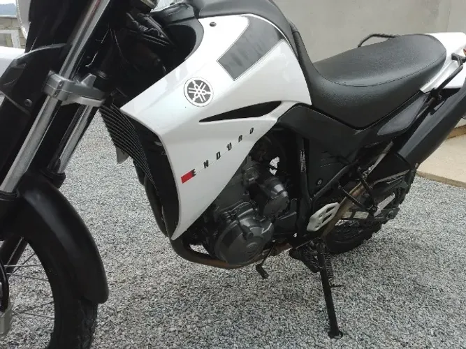 Xt660r